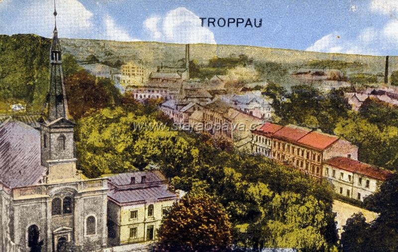 nadrokruh (19).jpg - Záběr na Nádražní okruh s kostelem sv.Jana Křtitele na kolorované pohlednici prošlé poštou v roce 1920.